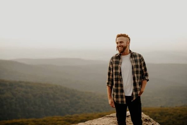Can a Knit Polo Shirt Be Styled for a Smart Business Look?