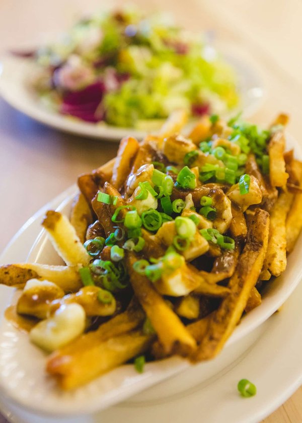 How to Achieve the Ultimate Canadian Poutine with Homemade Gravy?